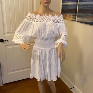 Gianni Bini white dress